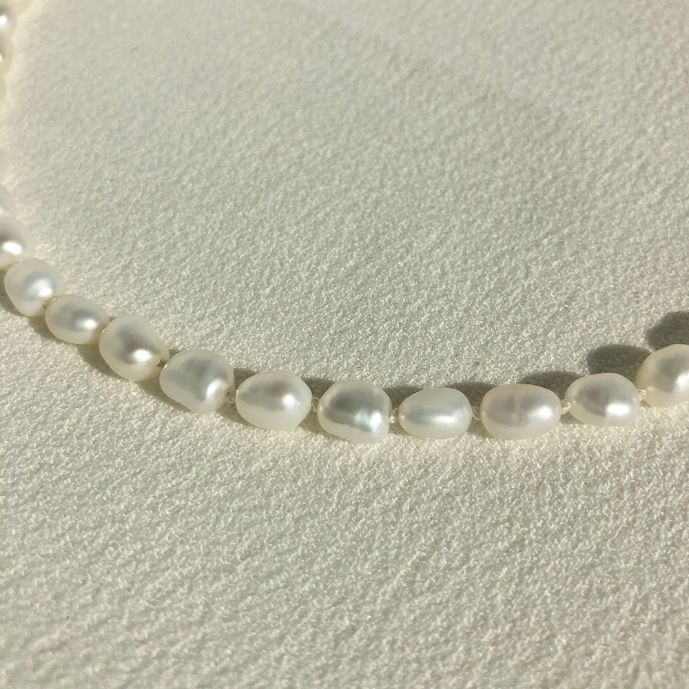 Real Pearl Necklace with Filigree Clasp - Picture 5 of 5